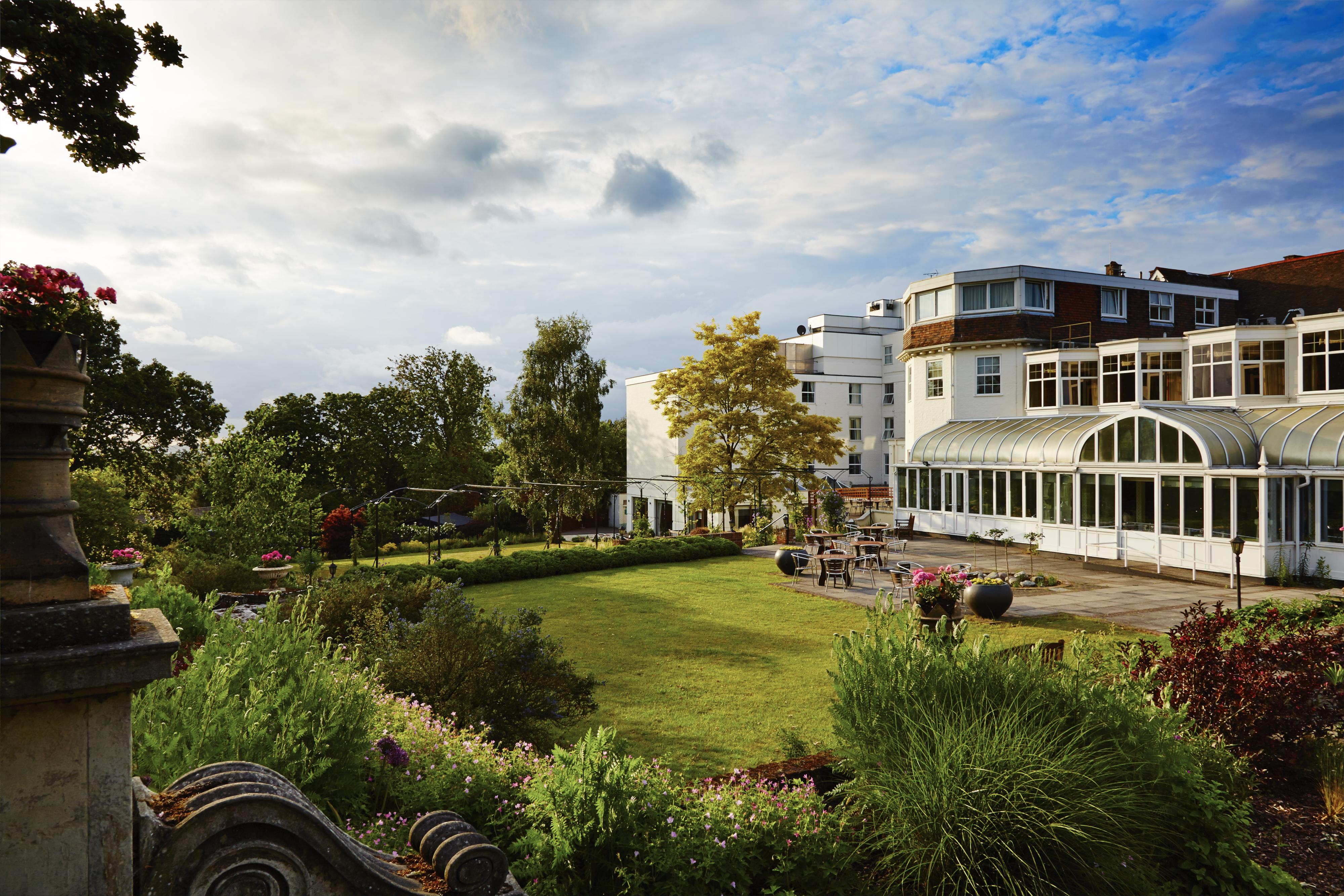 Bromley Court Hotel London Exterior foto