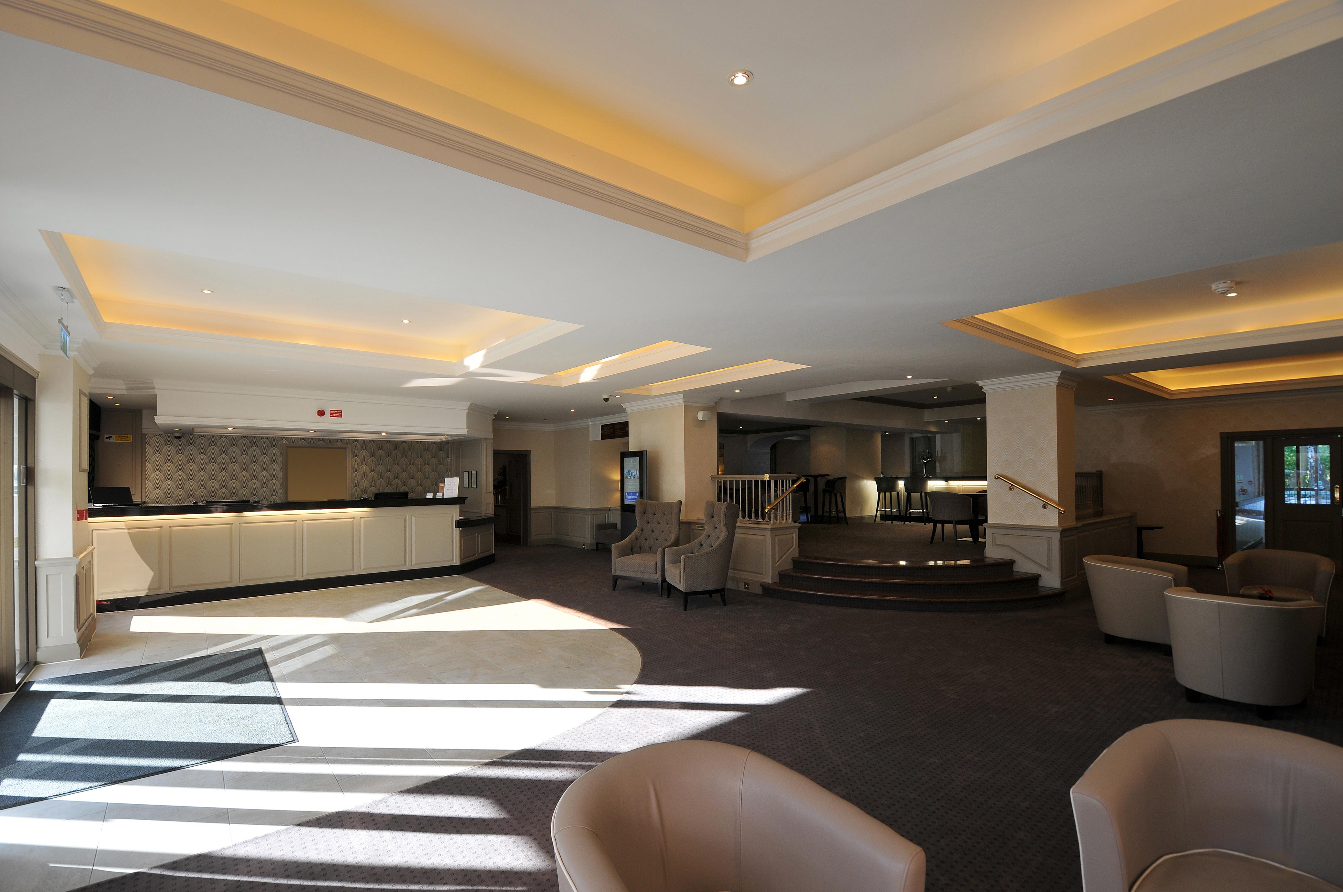 Bromley Court Hotel London Exterior foto
