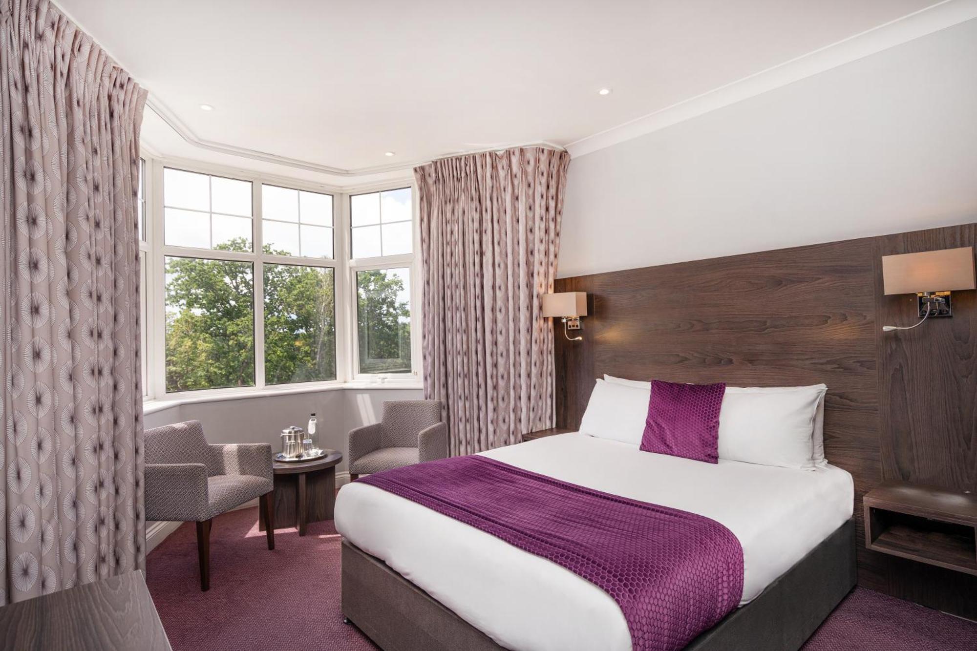 Bromley Court Hotel London Exterior foto