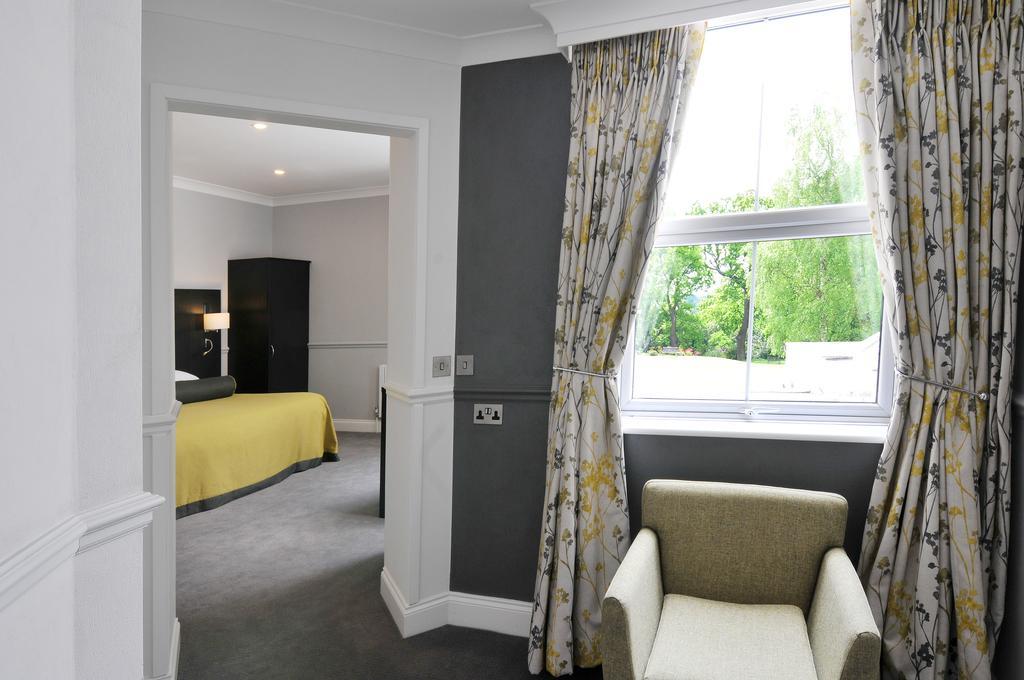 Bromley Court Hotel London Exterior foto